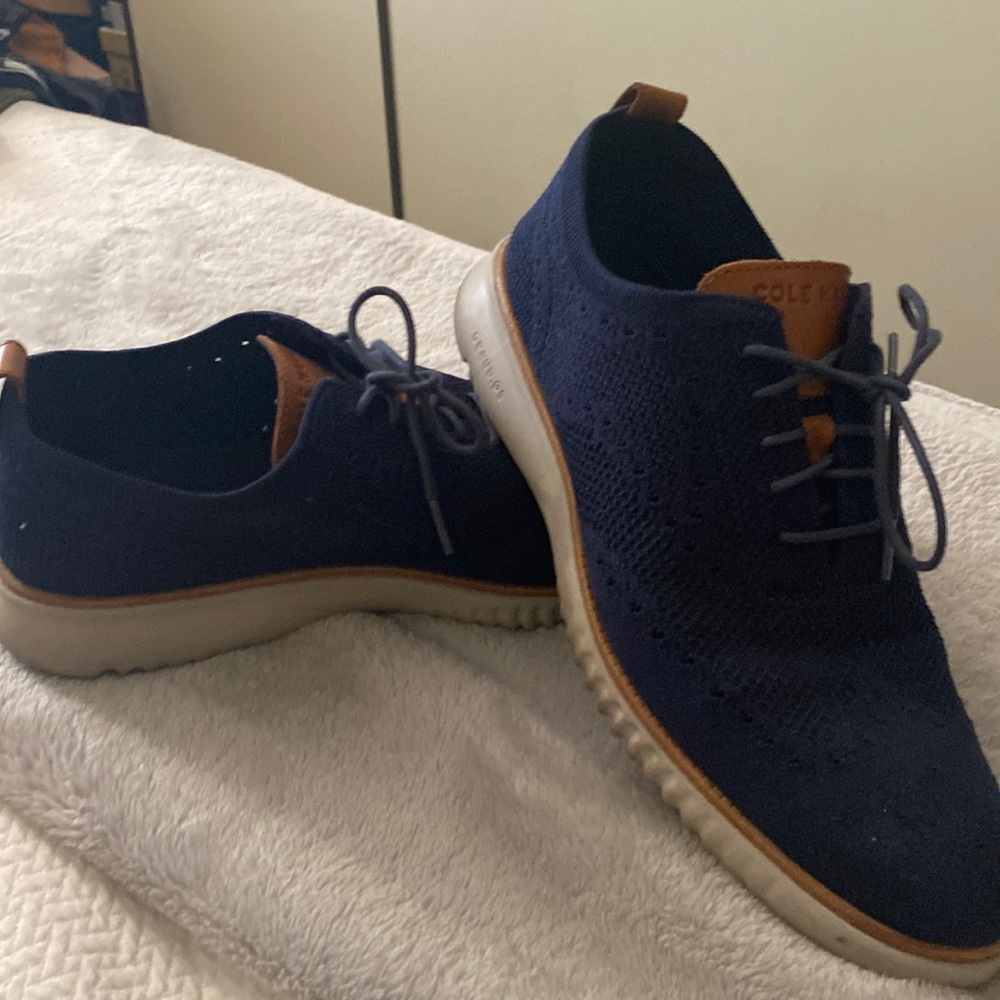 Navy blue size 11 Cole Haan zero grand. Good condition.